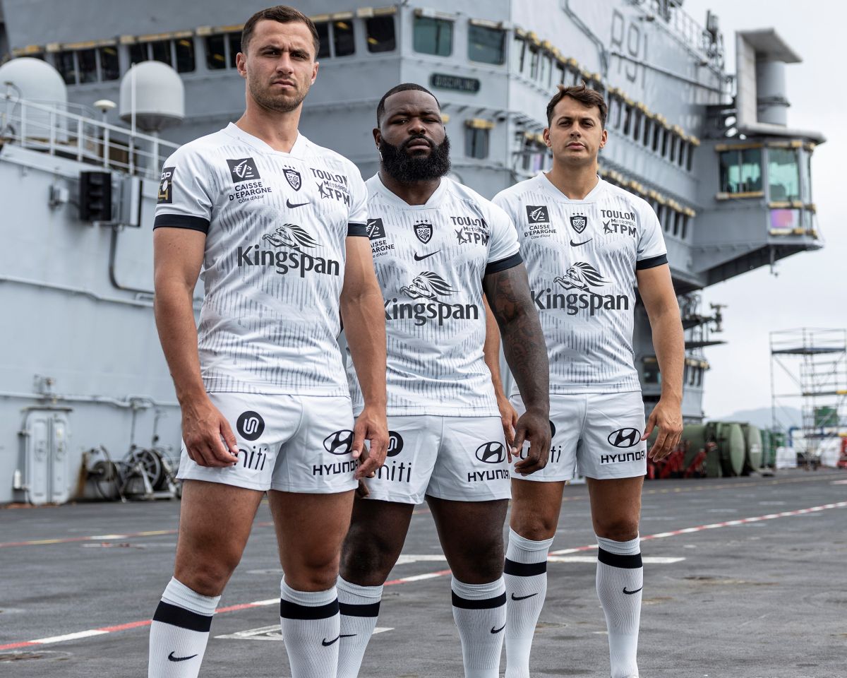 Les joueurs du RC Toulon Mathieu Smaïli (à gauche), Dany Priso (au centre) et Antoine Frisch (à droite). © Kingspan